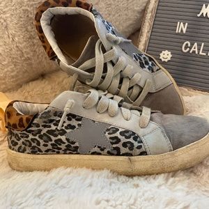 Girls fashion sneakers